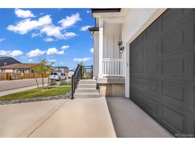 180 N Edge Cliff St, Castle Rock, CO 80104