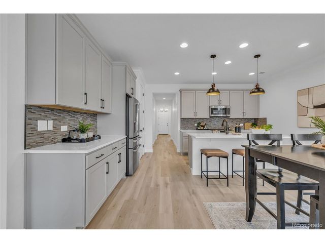 180 N Edge Cliff St, Castle Rock, CO 80104