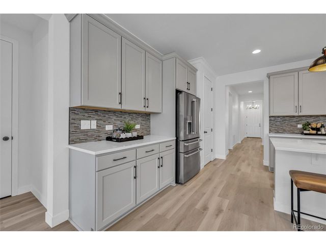 180 N Edge Cliff St, Castle Rock, CO 80104