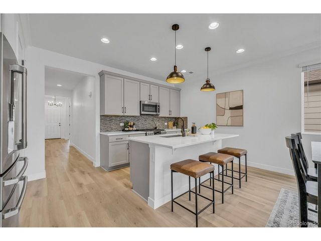 180 N Edge Cliff St, Castle Rock, CO 80104