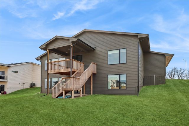 85 NW Alderleaf Drive, Waukee, IA 50263