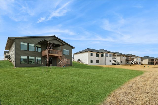 85 NW Alderleaf Drive, Waukee, IA 50263