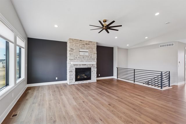 85 NW Alderleaf Drive, Waukee, IA 50263