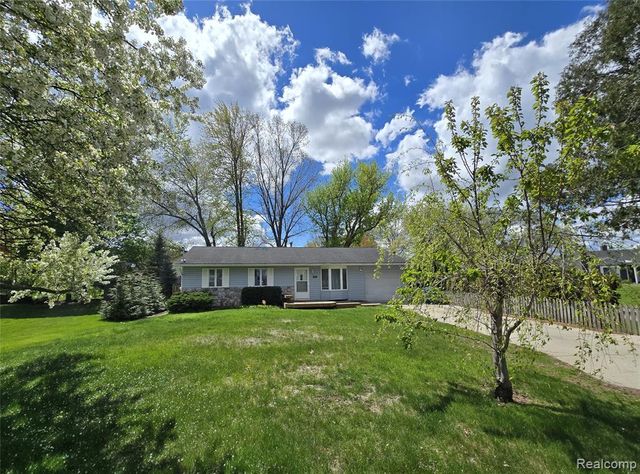 1855 Luneta Court, Commerce Twp, MI 48382
