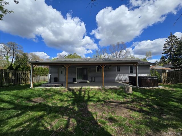 1855 Luneta Court, Commerce Twp, MI 48382