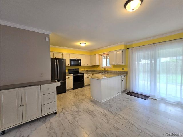 1855 Luneta Court, Commerce Twp, MI 48382