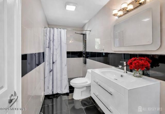 34 Vernon Street, Parlin, NJ 08859