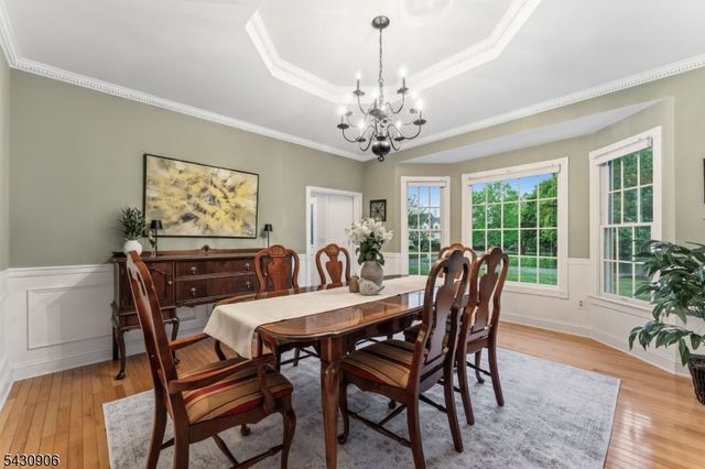 305 Charlton Ln, Branchburg Twp., NJ 08853