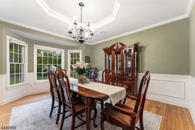 305 Charlton Ln, Branchburg Twp., NJ 08853