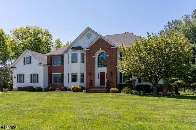 305 Charlton Ln, Branchburg Twp., NJ 08853