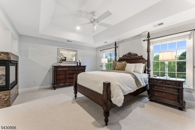 305 Charlton Ln, Branchburg Twp., NJ 08853