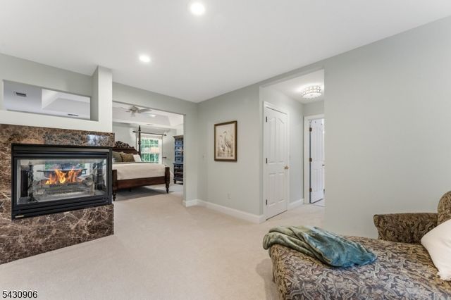 305 Charlton Ln, Branchburg Twp., NJ 08853