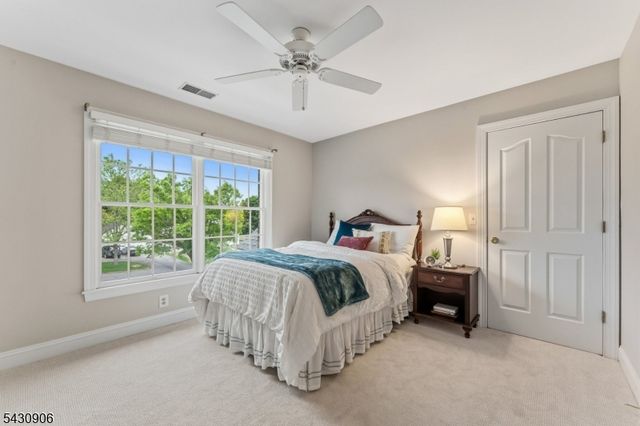 305 Charlton Ln, Branchburg Twp., NJ 08853