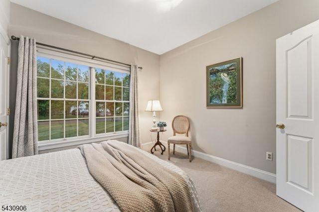 305 Charlton Ln, Branchburg Twp., NJ 08853