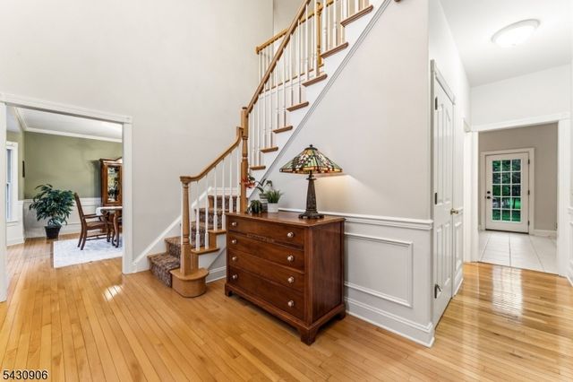 305 Charlton Ln, Branchburg Twp., NJ 08853