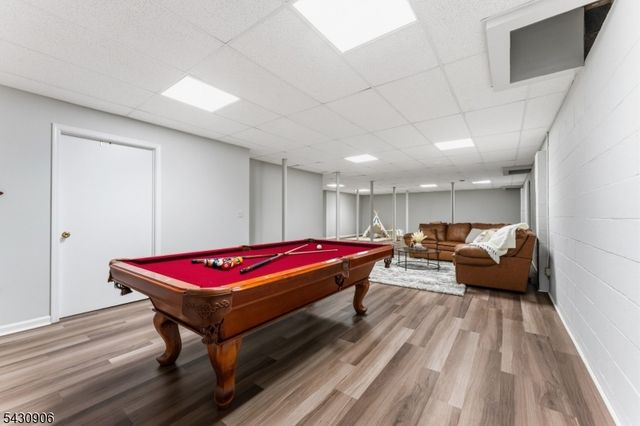 305 Charlton Ln, Branchburg Twp., NJ 08853