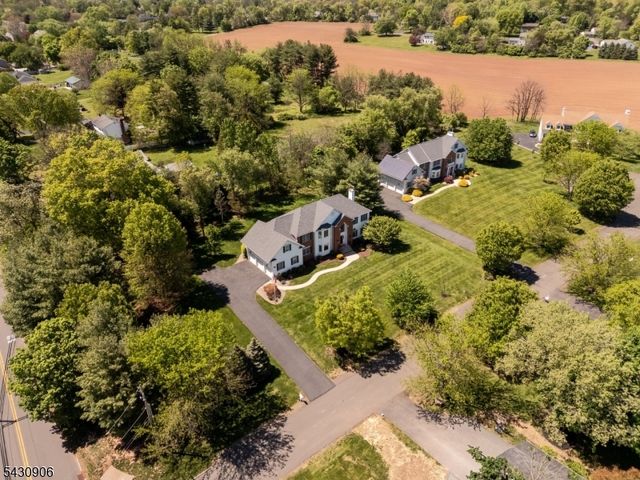 305 Charlton Ln, Branchburg Twp., NJ 08853