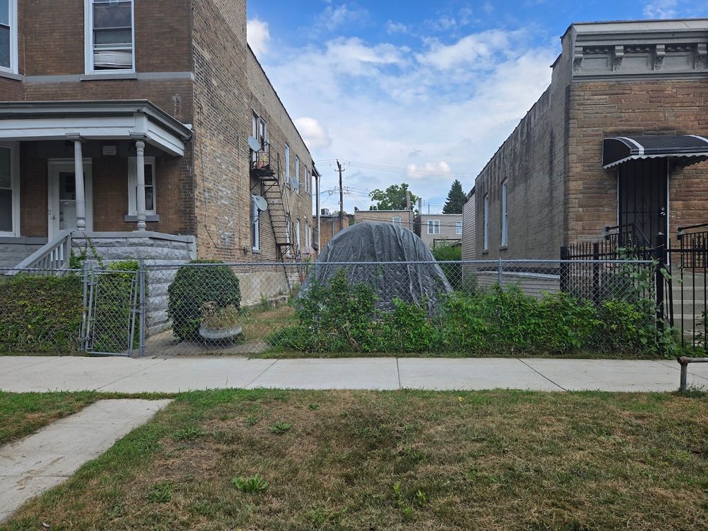 2103 S Trumbull Avenue, Chicago, IL 60623