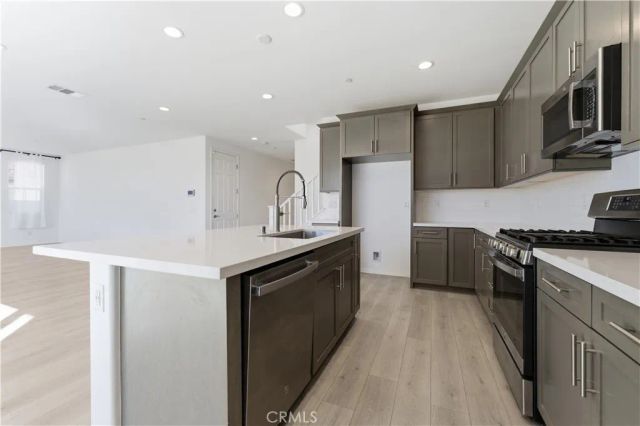 43869 Hampton, Lancaster, CA 93536