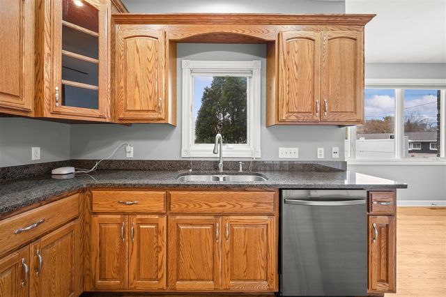 5036 Shoreview Drive, Coloma, MI 49038