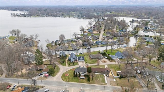 5036 Shoreview Drive, Coloma, MI 49038