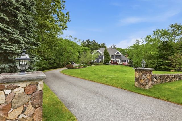20 Tarbox Ln, North Reading, MA 01864