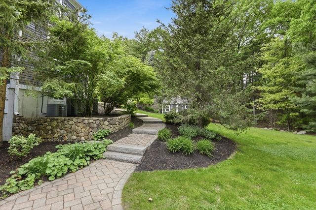 20 Tarbox Ln, North Reading, MA 01864