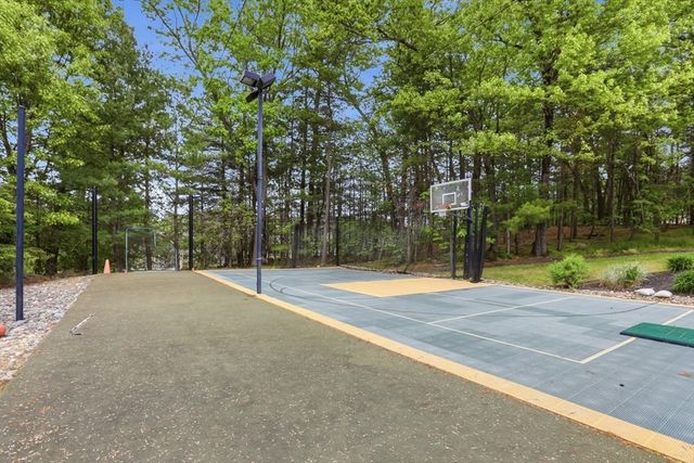 20 Tarbox Ln, North Reading, MA 01864