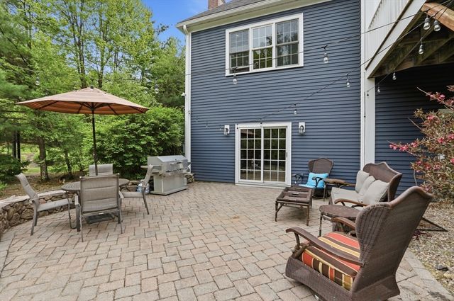 20 Tarbox Ln, North Reading, MA 01864