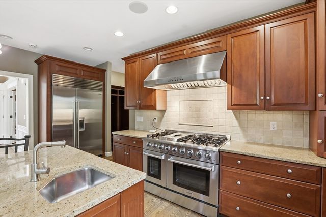 20 Tarbox Ln, North Reading, MA 01864