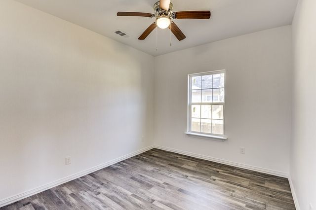 1449 Owega Avenue, Dallas, TX 75216