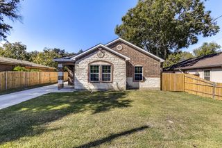 1449 Owega Avenue, Dallas, TX 75216