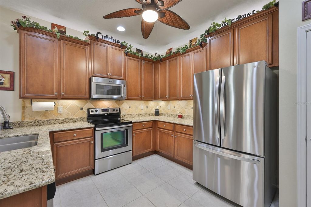 Image 12 of property listing at 5508 SUNSET FALLS DRIVE, Apollo Beach, FL 33572