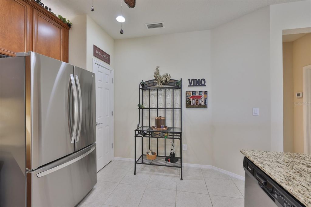 Image 13 of property listing at 5508 SUNSET FALLS DRIVE, Apollo Beach, FL 33572