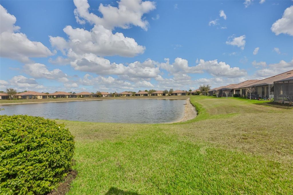 Image 23 of property listing at 5508 SUNSET FALLS DRIVE, Apollo Beach, FL 33572