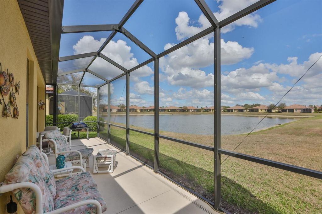Image 25 of property listing at 5508 SUNSET FALLS DRIVE, Apollo Beach, FL 33572