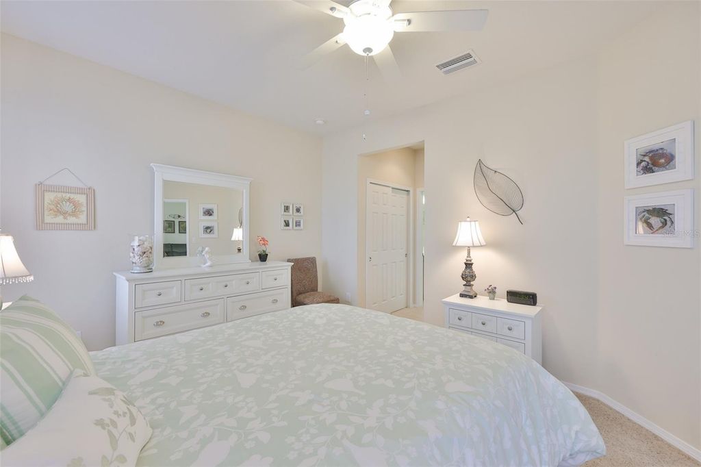 Image 32 of property listing at 5508 SUNSET FALLS DRIVE, Apollo Beach, FL 33572