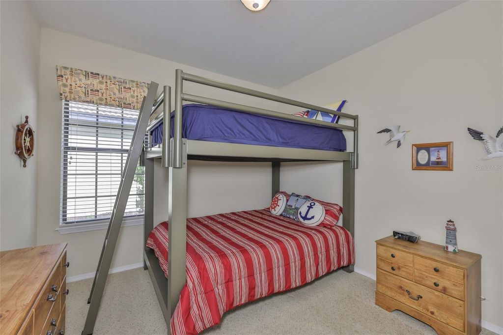 Image 38 of property listing at 5508 SUNSET FALLS DRIVE, Apollo Beach, FL 33572