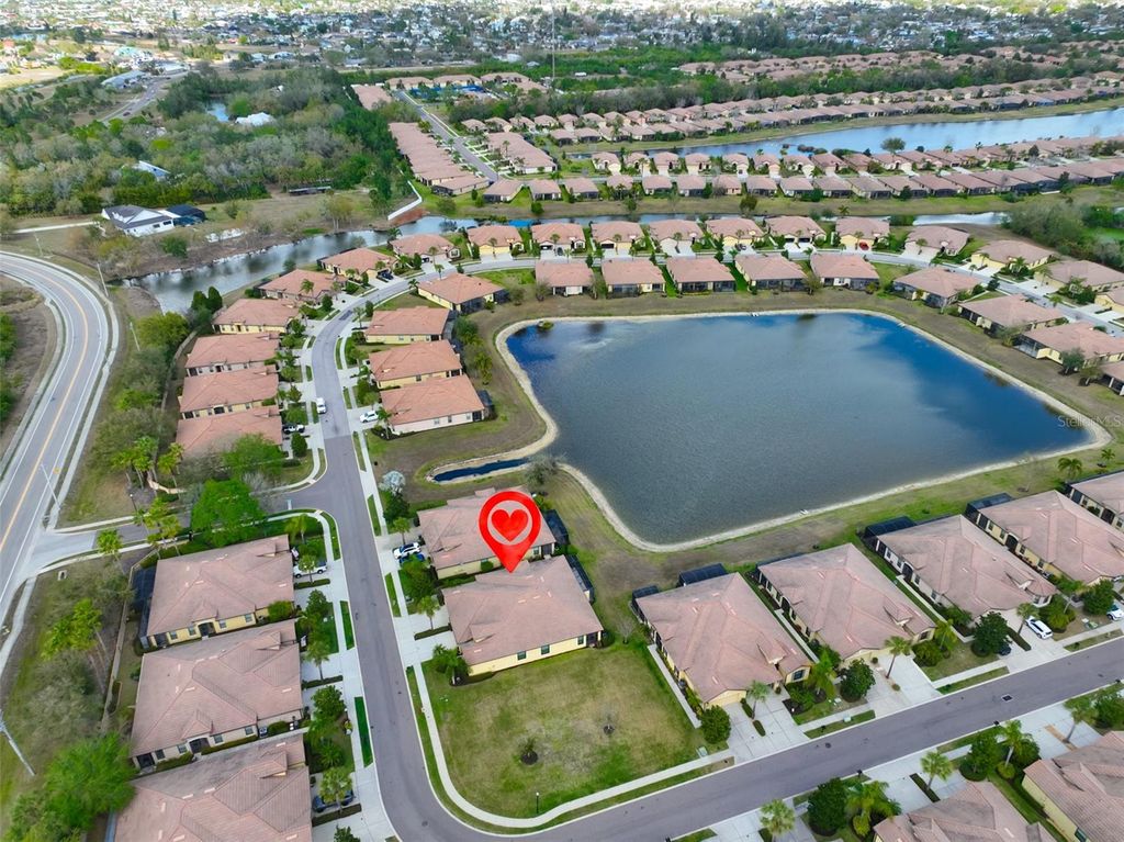 Image 42 of property listing at 5508 SUNSET FALLS DRIVE, Apollo Beach, FL 33572