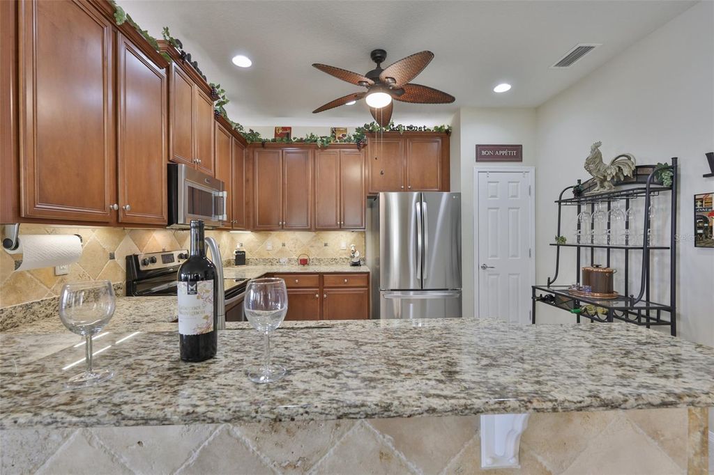 Image 10 of property listing at 5508 SUNSET FALLS DRIVE, Apollo Beach, FL 33572