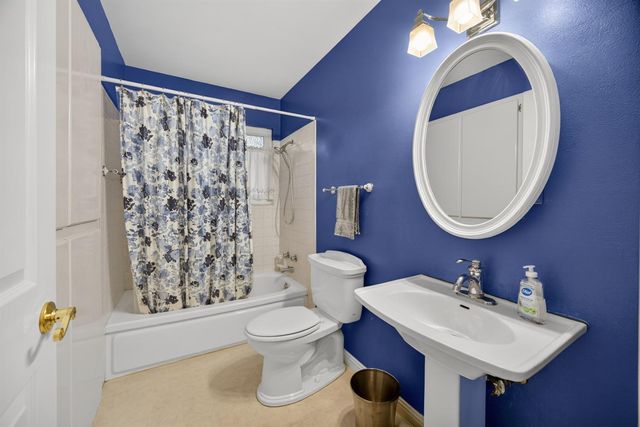 5125 Love Way, Carmichael, CA 95608