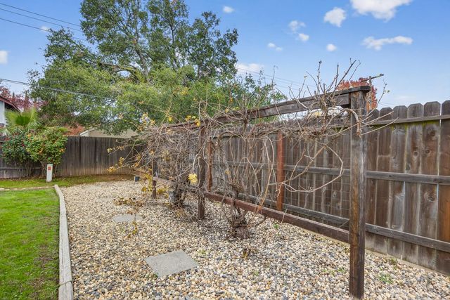 5125 Love Way, Carmichael, CA 95608