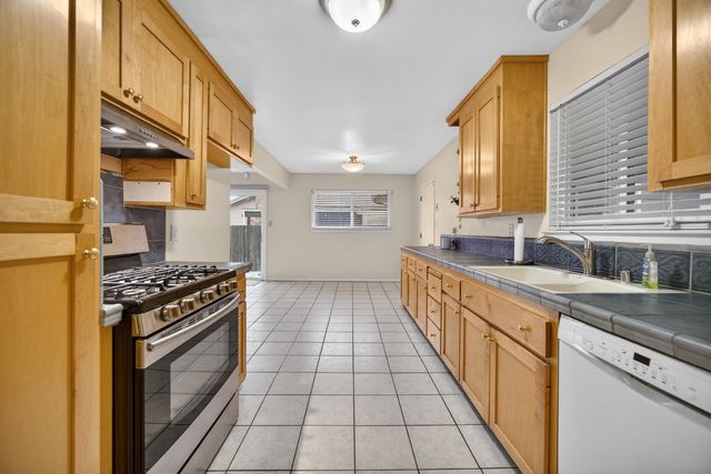 5125 Love Way, Carmichael, CA 95608