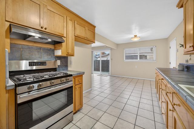 5125 Love Way, Carmichael, CA 95608