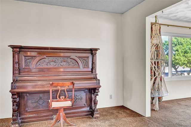 340 North Phyllis Street, Las Vegas, NV 89110