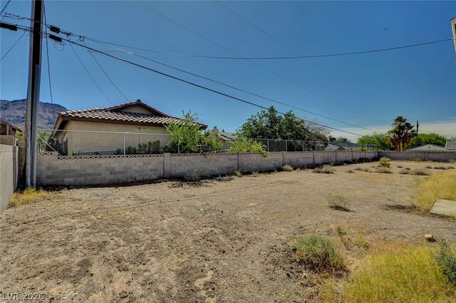 340 North Phyllis Street, Las Vegas, NV 89110