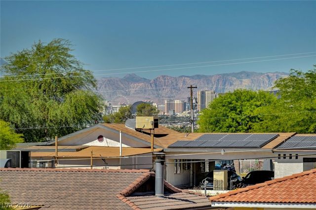 340 North Phyllis Street, Las Vegas, NV 89110