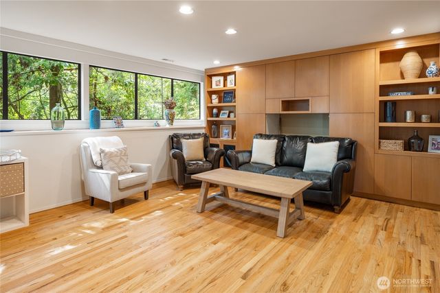 4408 E Mercer Way, Mercer Island, WA 98040