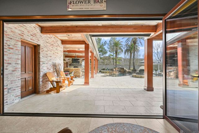 4505 Bluebonnet Rd, Saint George, LA 70809