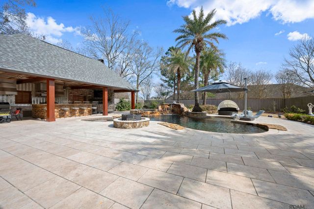 4505 Bluebonnet Rd, Saint George, LA 70809